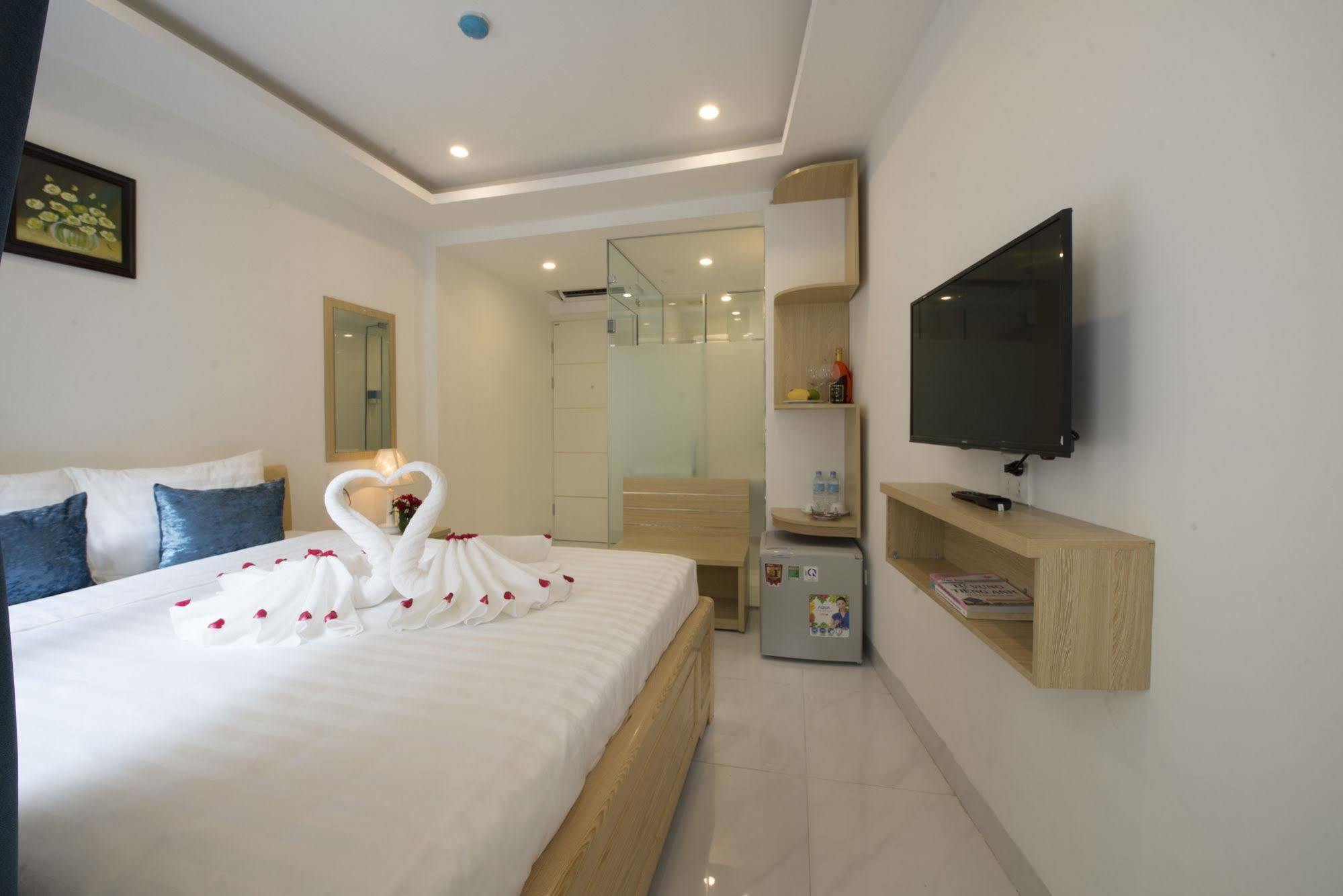 Ha Noi Holiday Center Hotel ハノイ市 エクステリア 写真